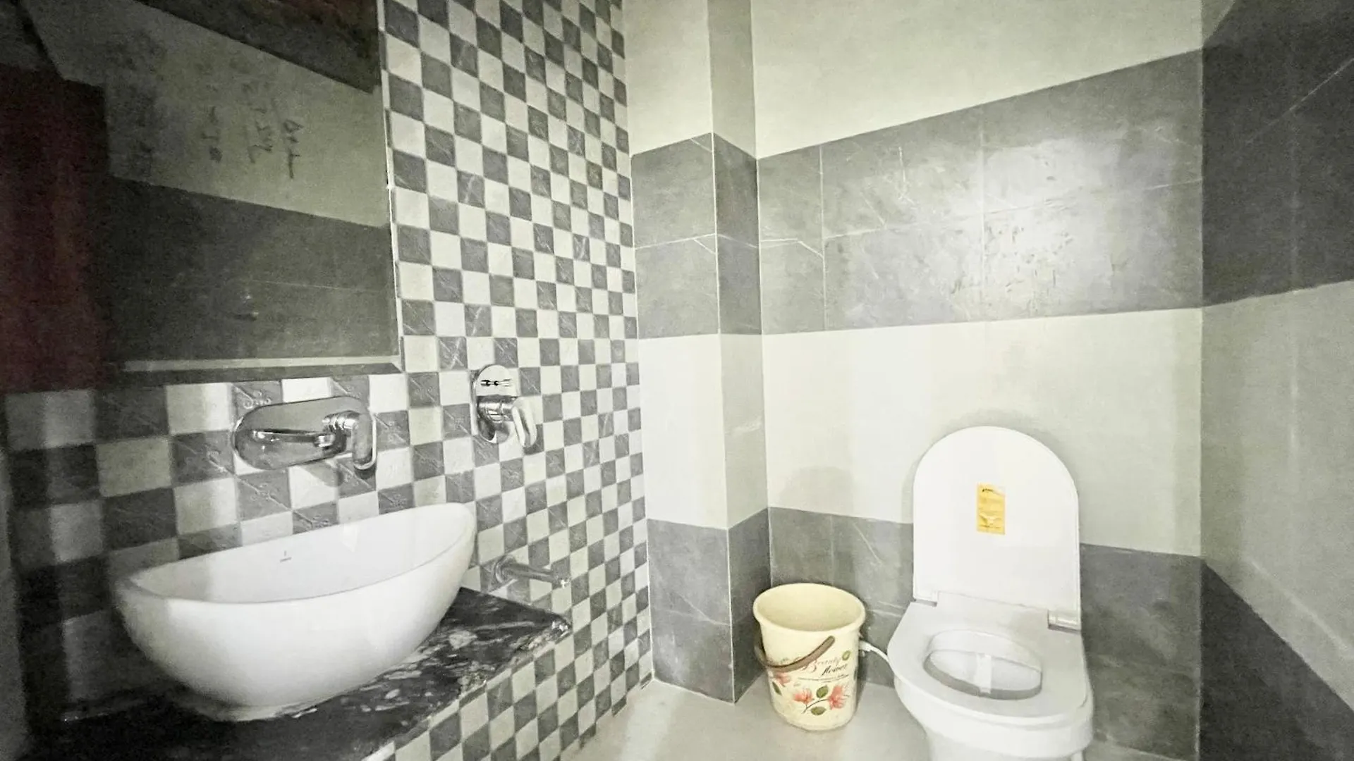 Hotel Laxmi Villa-S In Varanasi, Fully-Air-Conditioned Hotel With Lift And Wifi Availablity, Near Kashi Vishwanath Temple And Ganga Ghat
