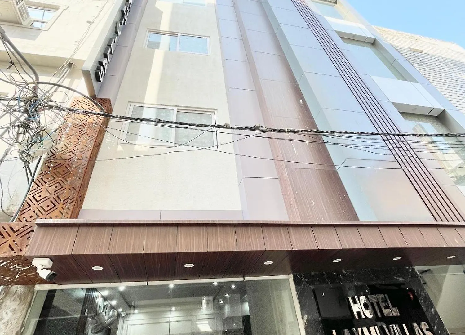Hotel Laxmi Villa-S In Varanasi, Fully-Air-Conditioned Hotel With Lift And Wifi Availablity, Near Kashi Vishwanath Temple And Ganga Ghat