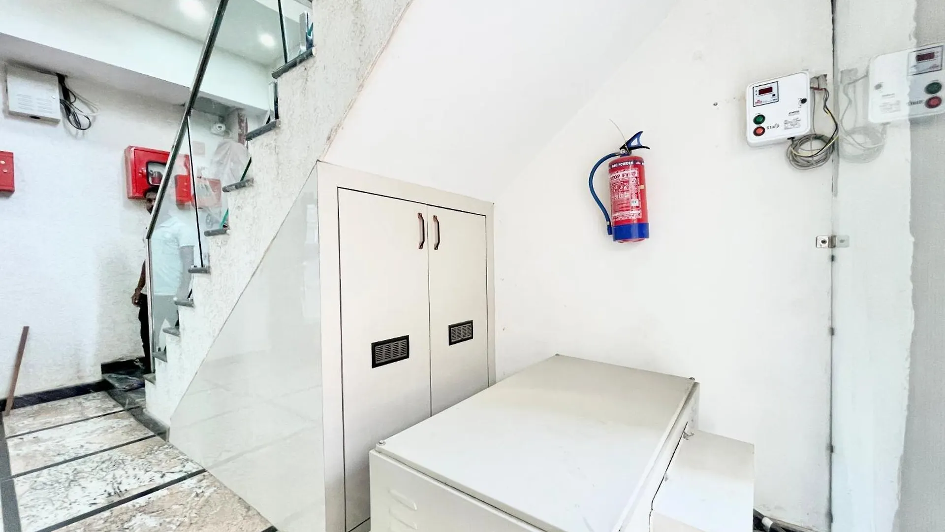 Hotel Laxmi Villa-S In Varanasi, Fully-Air-Conditioned Hotel With Lift And Wifi Availablity, Near Kashi Vishwanath Temple And Ganga Ghat