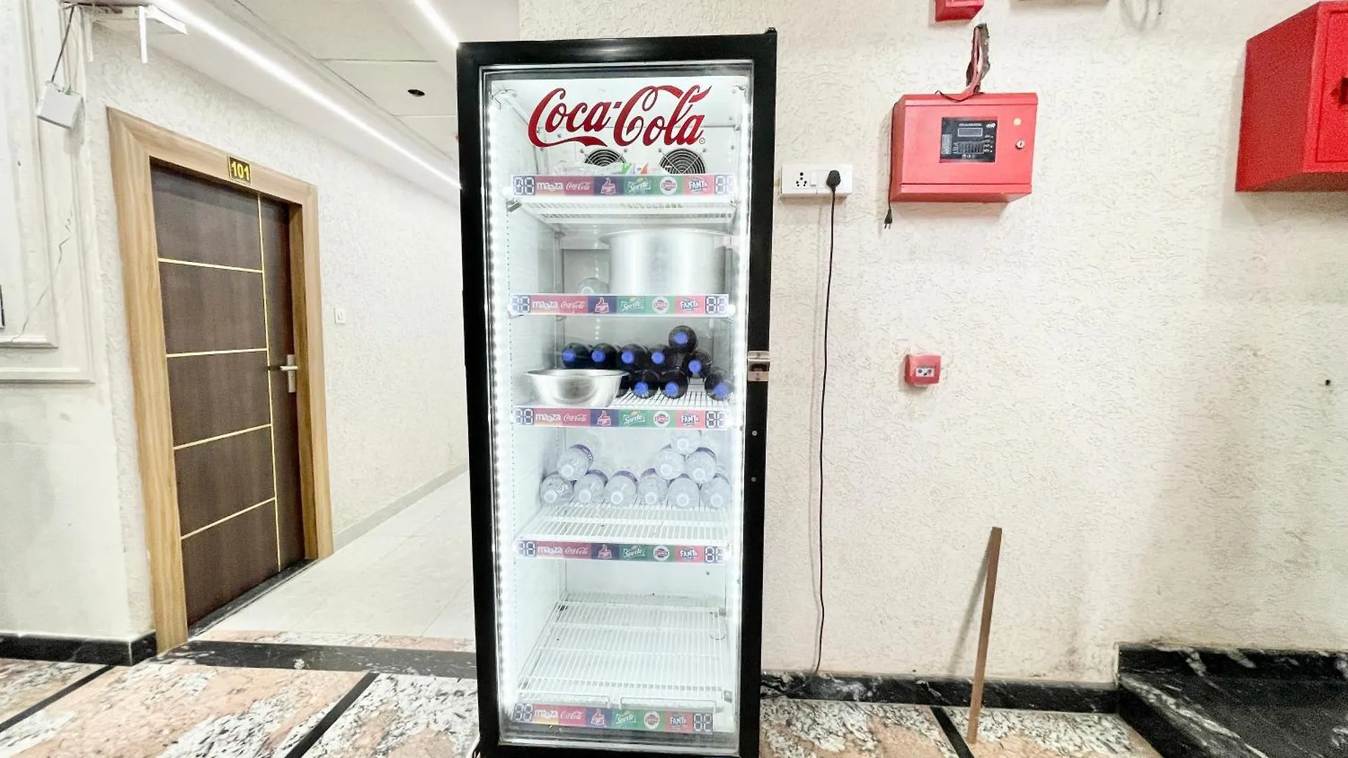 Hotel Laxmi Villa-S In Varanasi, Fully-Air-Conditioned Hotel With Lift And Wifi Availablity, Near Kashi Vishwanath Temple And Ganga Ghat 4*,  Inde